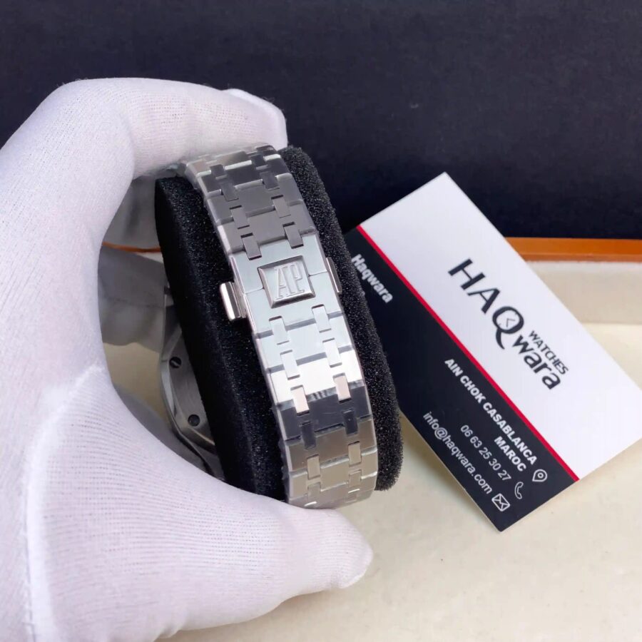 77A0691E-F439-44CE-9F49-4238F01C001D AP Royal Oak Argenté Noir Skeleton